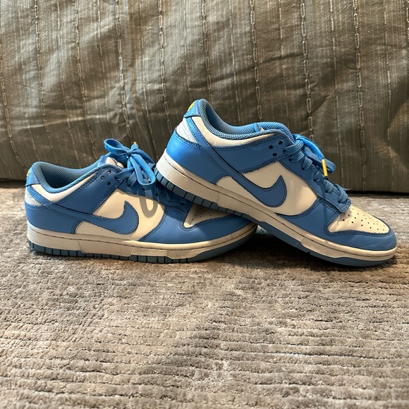baby blue Nike dunks. Size women’s 8. - Picture 1 of 5